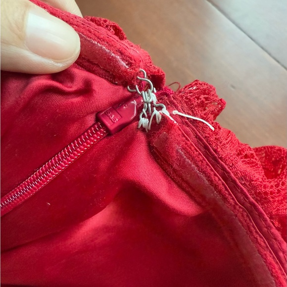 Pearl‎ Scarlet Ruffled Dress - Picture 7 of 12